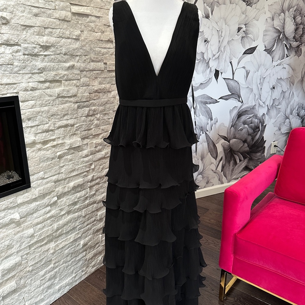 NWT IEENA for MAC DUGGAL 49054 Black Sleeveless Ruffle Tiered V Neck Gown sz 12 - Picture 5 of 9